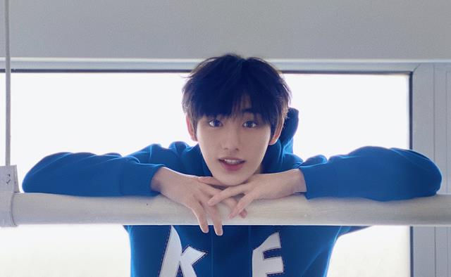 忧郁林黛玉|丁程鑫没主持人证，李维嘉代言品牌翻车，快乐家族该如何应对？