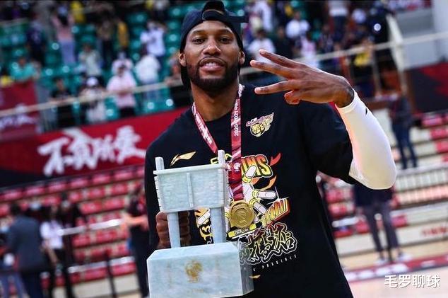 广东男篮|再见CBA，再见三冠王！广东第1巨星深夜发文，疑似离队向杜锋告别
