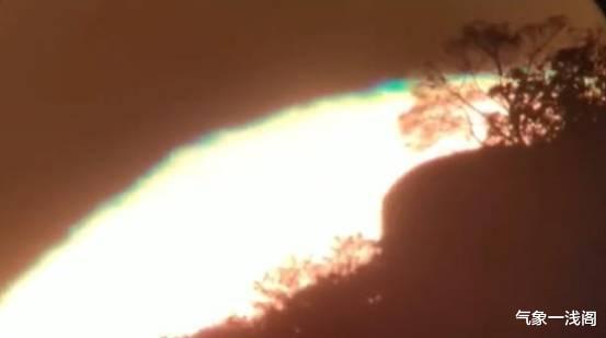 北京现粉红棉花云,酷似飞碟,与外星人有关?分析:荚状云而已