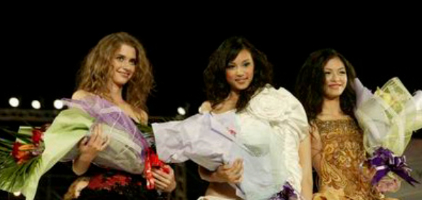 王丹妮|24岁未婚先孕，32岁再现梅艳芳，这个女人不简单