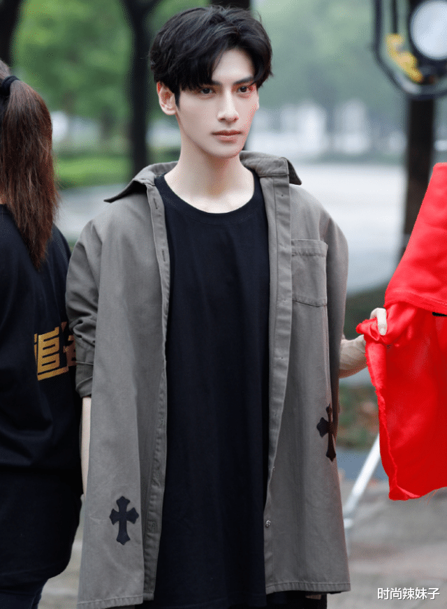 时尚辣妹子|不要相信罗云熙状态不好！看他最新生图，完全就是谣言