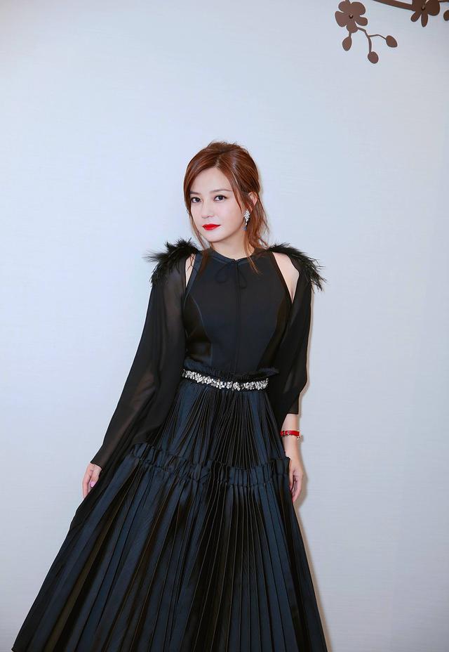 赵薇|金喜善再遇赵薇，竟遭到网友的调侃，网友：美容需谨慎啊