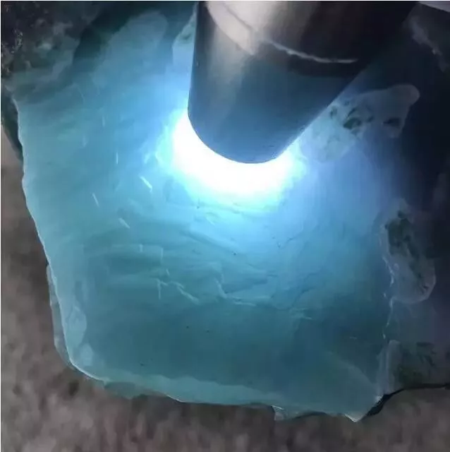 水冰|蓝水冰种翡翠开料,现场尖叫不断!