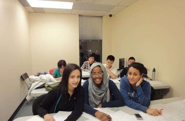 雪落无尘谈|大学女外教造谣抹黑中国,被限期离境。为师者当先修身!