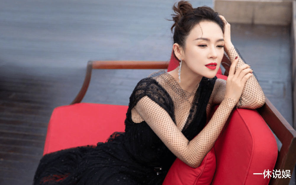 周洁|章子怡谈起去世的婆婆泪流满面，婆媳关系太好遭网友质疑：我不信