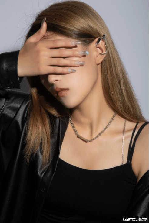 张若昀|官媒批男星浓妆艳抹，女星看不出本来面貌，网友：说到我心里了