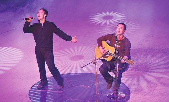 旭日阳刚|曾是家喻户晓的明星，如今商演几十块，旭日阳刚是如何自毁前程的