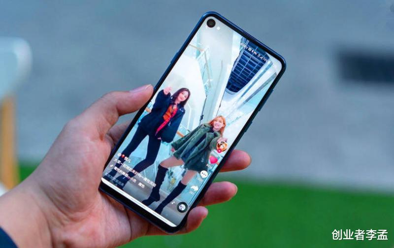 摄像头|为啥现在手机都搞成挖孔屏,水滴屏和美人尖屏不比它差呀!