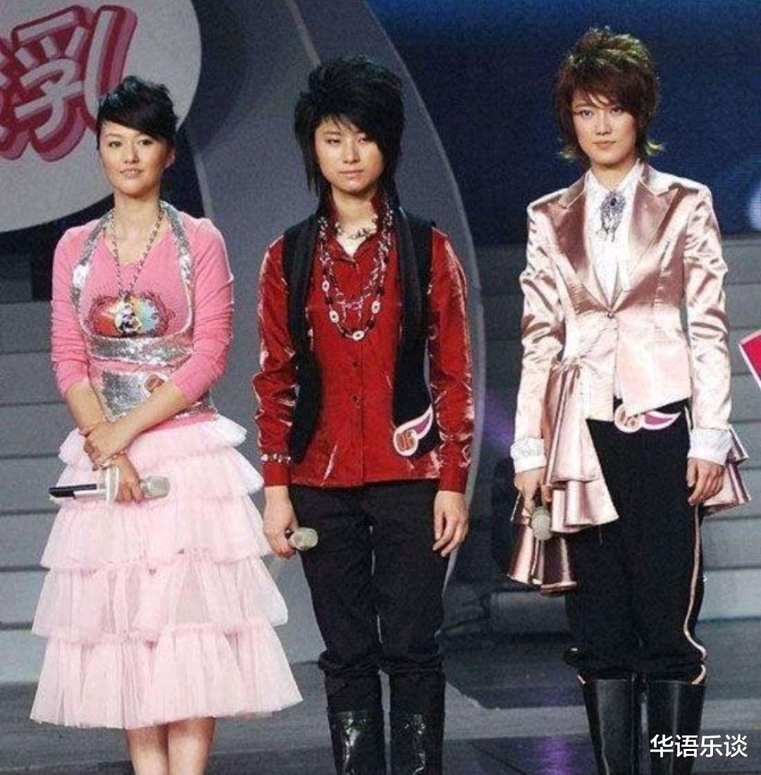 厉娜|曾经的超女顶流，15年后落寞还乡，在破败老屋前崩溃落泪