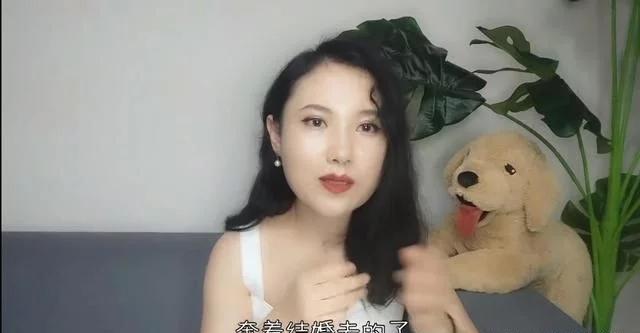 低耗趣说 为炒作能多狠？29岁海归女带混血娃征婚：身高180年薪50万