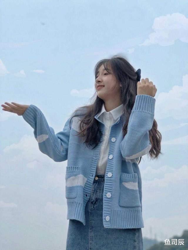 鱼司辰 秋冬毛衣外套竟然这么美！搭配半身裙和牛仔裤，保暖时尚又有气质