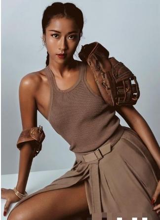 田亮|有种“整容”叫吉克隽逸卸妆，素颜照曝光后网友：为啥要扮黑？