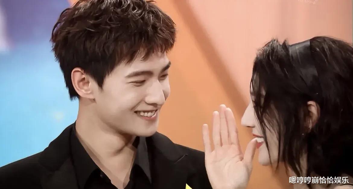 你是我的荣耀|《你是我的荣耀》卫星部分很真实，没想到偶像剧也能这么精准和不悬浮