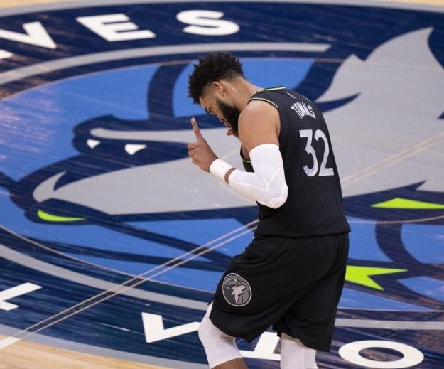 詹姆斯·哈登 再见，费尔蒂塔！哈登2换15交易亏了，3+2后卫没有为火箭出战