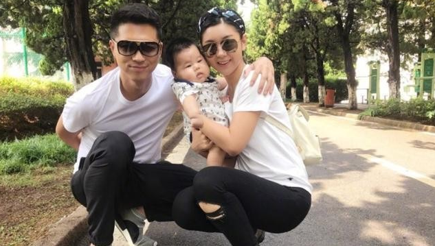 李小萌|从学校走到婚姻，二人恩爱15年，今女方腰身明显被疑怀二胎