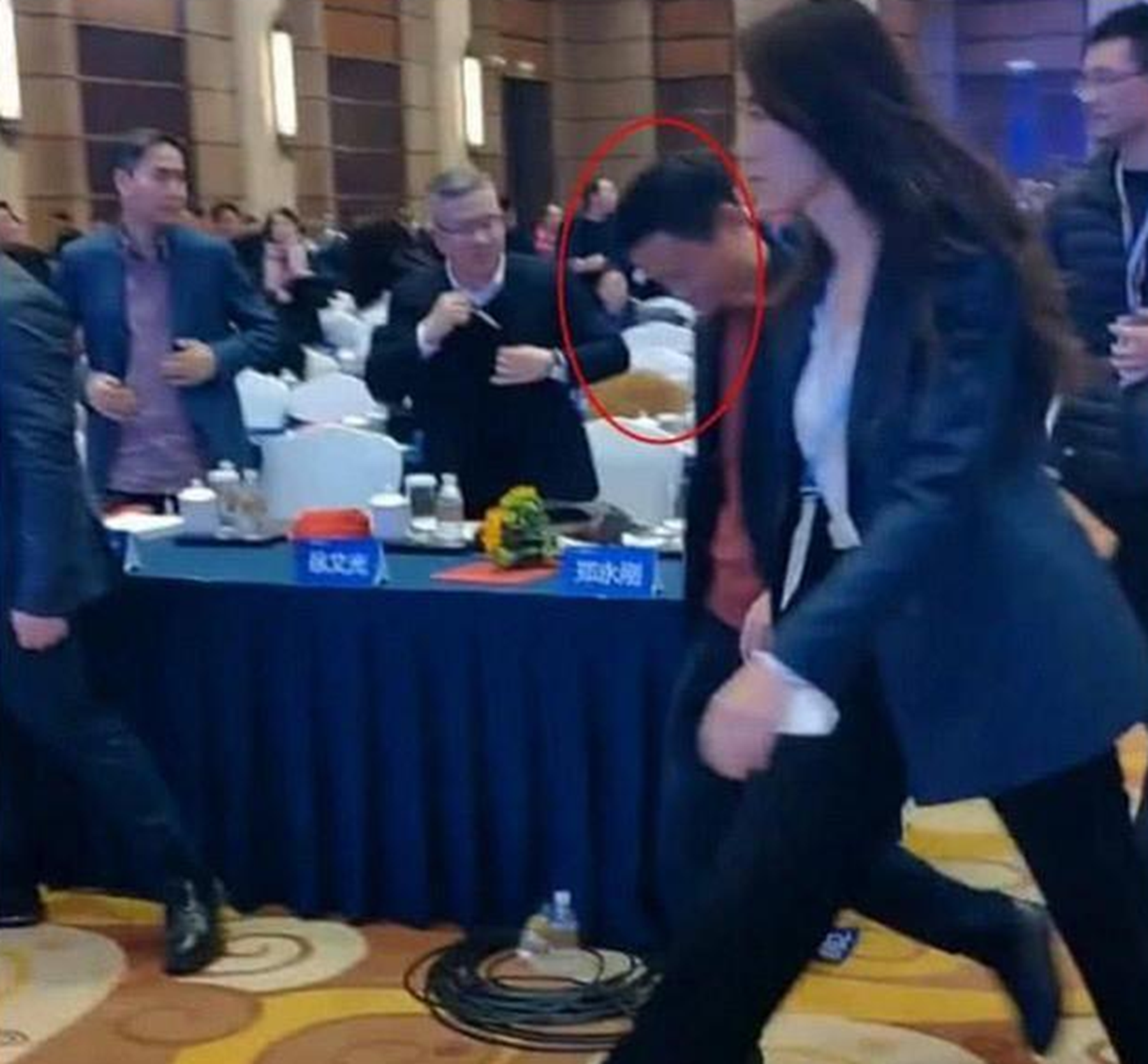 阿里巴巴|马云的1米9美女保镖，天使面孔魔鬼身材，网友：不出道可惜了