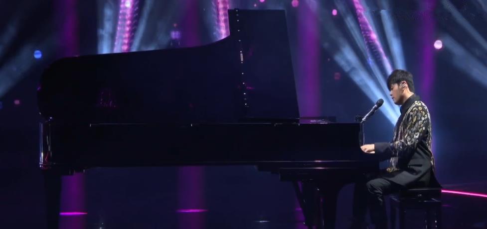 周杰伦|TMEA音乐盛典，周杰伦带你回忆青春，四首金曲，引起全网强烈共鸣