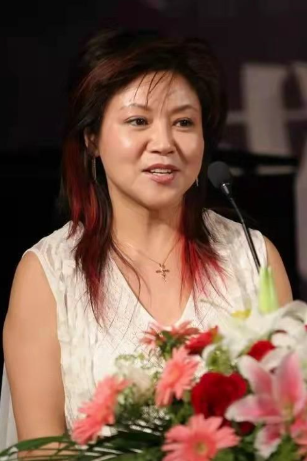 苏红|歌手苏红：46岁父母去世，47岁老公去世，公婆当亲生父母孝顺10年