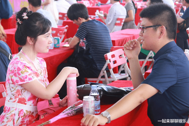 王磊|4年前，用公款给冯提莫打赏的会计，如今咋样了？收到退款了吗？