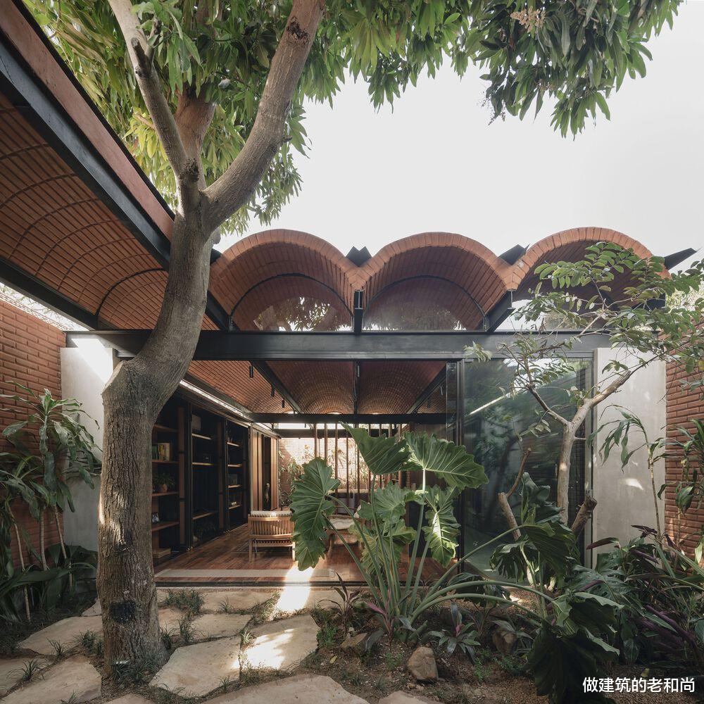 建筑师|不同于梦想改造家明星建筑师翻车，这个红砖住宅细节满满