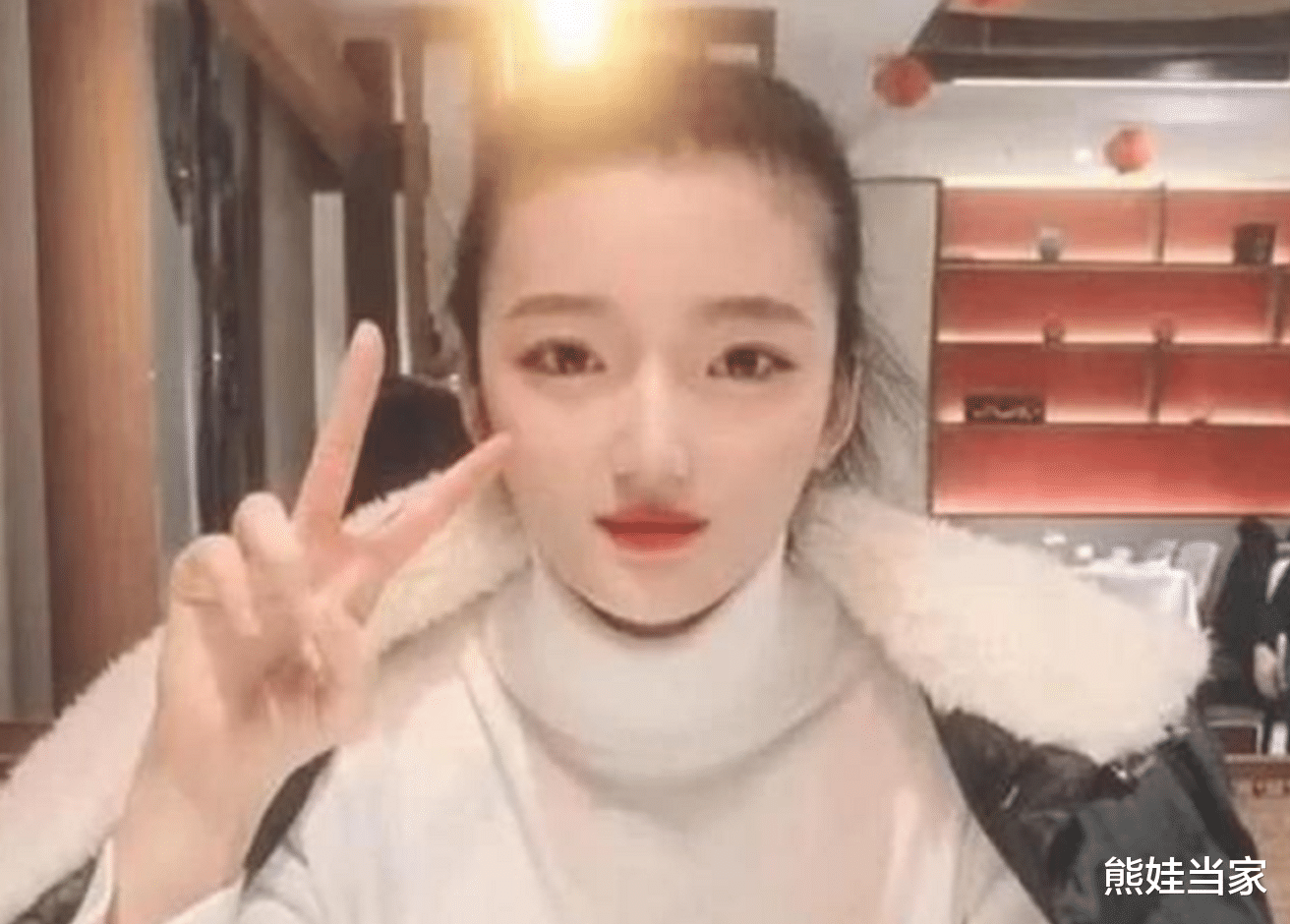 王子文|“最年轻奶奶”走红,餐厅吃饭被搭讪,淡定回应:我孙子都有了