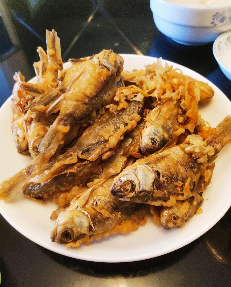 |为何野钓佬都喜欢钓小鱼？真是被逼的，且是被技术逼迫！