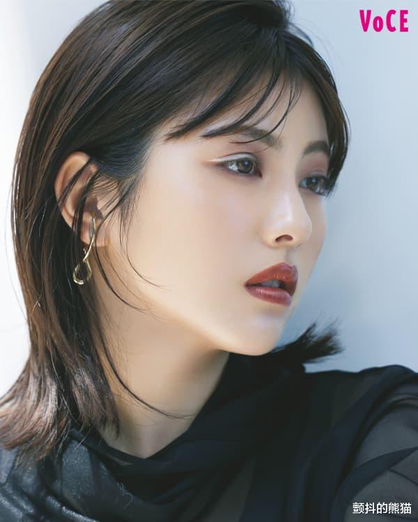 保湿 滨边美波 深秋魅力冷酷性感妆 棕色眼影×银色线条打造优质的透明感