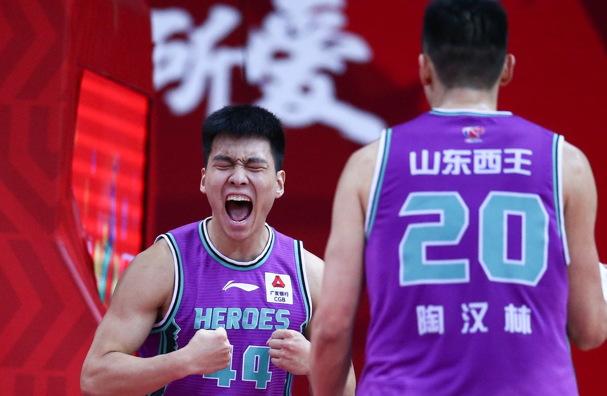 广东男篮|大鱼来了！CBA内线最强大杀器或离队，广东山东等6队哄抢？