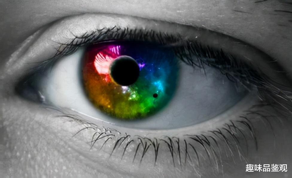 探月 某国召集异能人探月，通过“遥视”发现高大人形生物，遭到反噬？