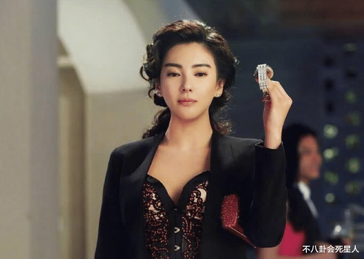 王源|又一美艳御姐配中年油腻男!潘粤明新剧满脸横肉,资源却总不断