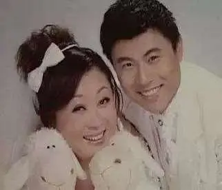 张海燕|“当代武则天”张海燕，专找小鲜肉，是追寻真爱还是贪图享受？