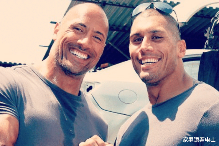 道恩·强森|巨石强森20年替身，受伤坚持健身，身家相差400倍，亲兄弟也要明算账