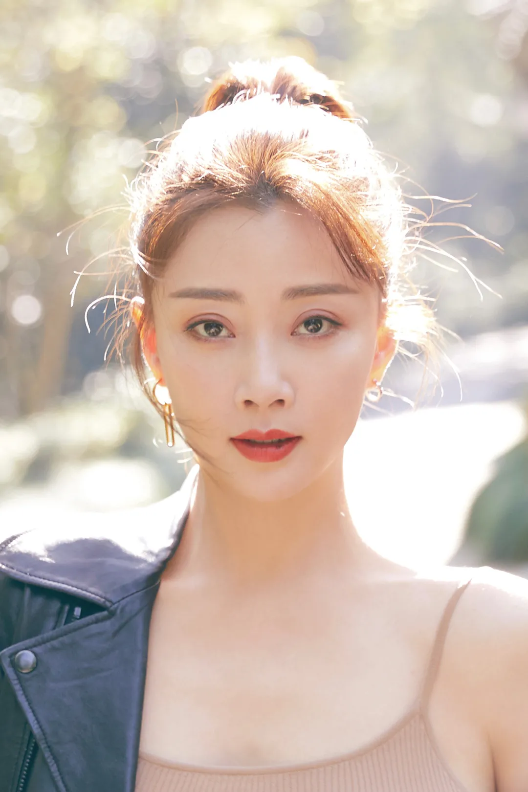 殷桃|42岁凭“少女腰”火上热搜！她这些年是怎么偷偷变美的啊？