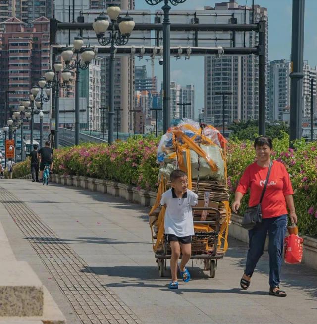 济南新闻网 那些误入他人世界的瞬间，满满的都是感动！