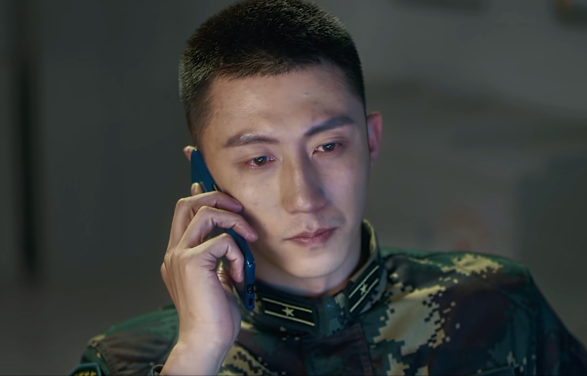 黄景瑜|黄景瑜新剧开播仅3天，热度飙升榜首，却迎来了满屏“一星差评”