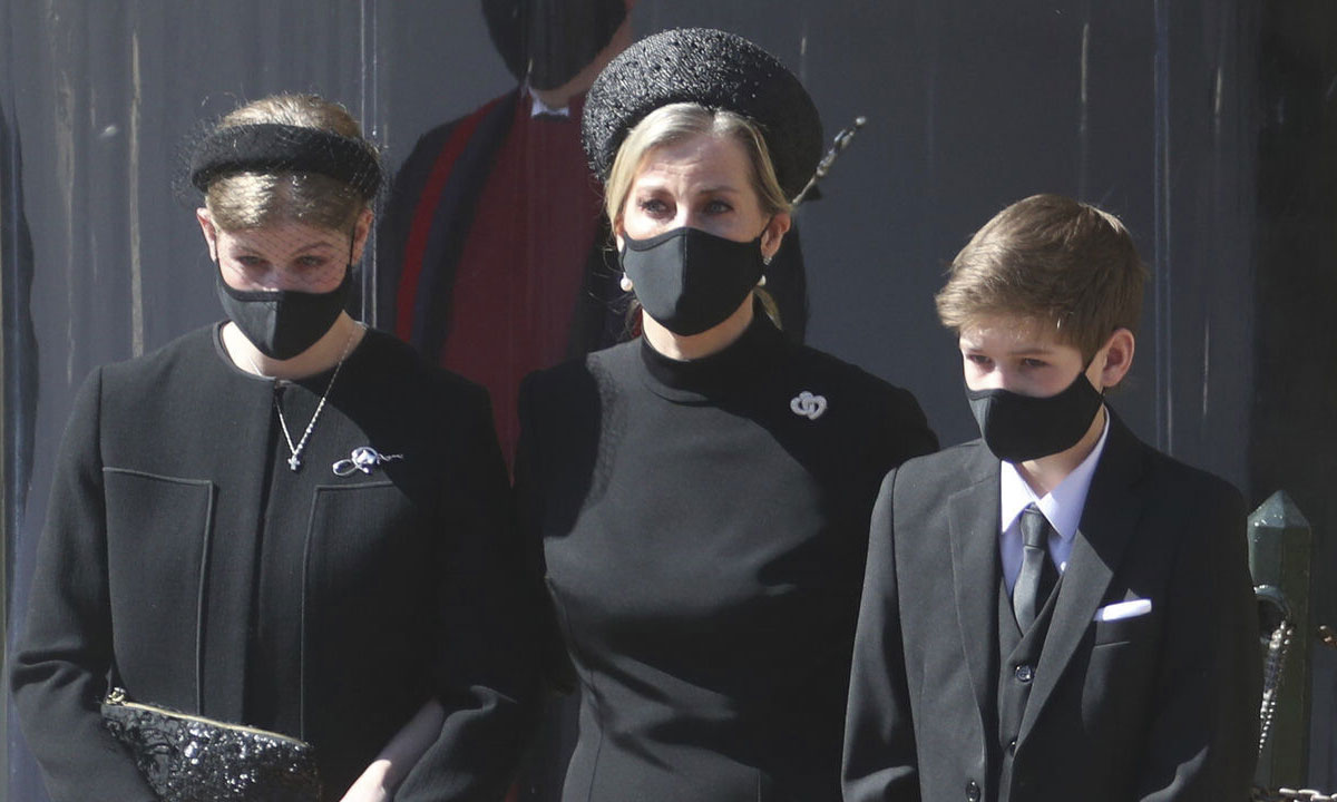 安妮公主|有人拒绝头衔，有人千方百计地想要得到，安妮的大局观让哈里尴尬