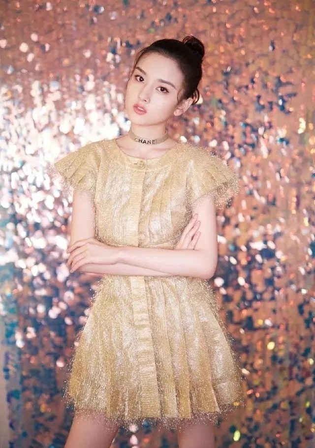 景甜|宋祖儿和景甜合照，虽然穿的都很成熟，却看不出差了10岁