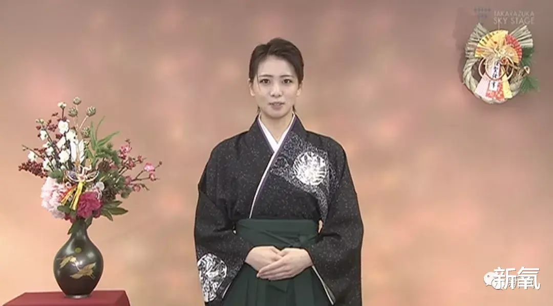 歌剧|她是女明星中最贵的美貌？被1: 1画进漫画狂卖3000万本…