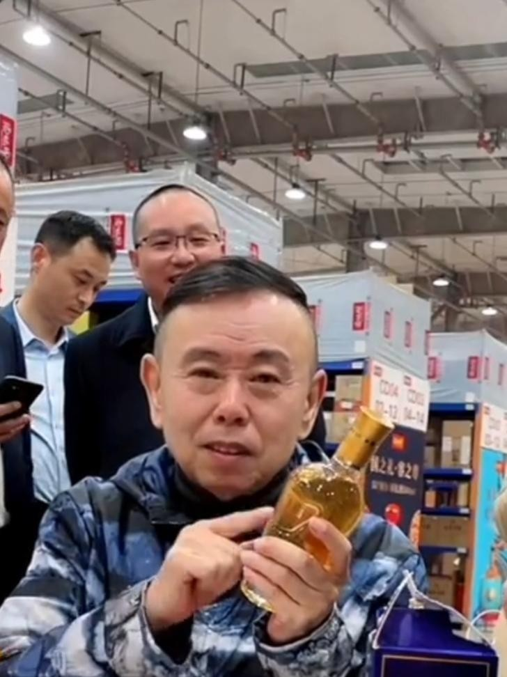 潘长江|潘长江直播卖酒又“翻车”，他的问题，远比你想得要更加恶劣！