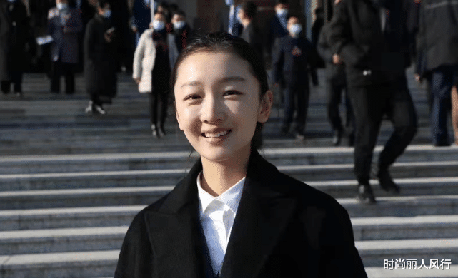 陈思诚|30岁周冬雨成大赢家!首次参加文代会是生日礼物,素颜也挺好看