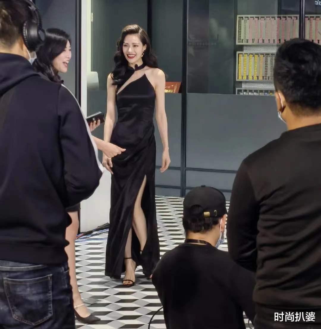 萧敬腾|撞脸萧敬腾？钟楚曦的高美商造型又美出圈，硬朗男相也风情妩媚