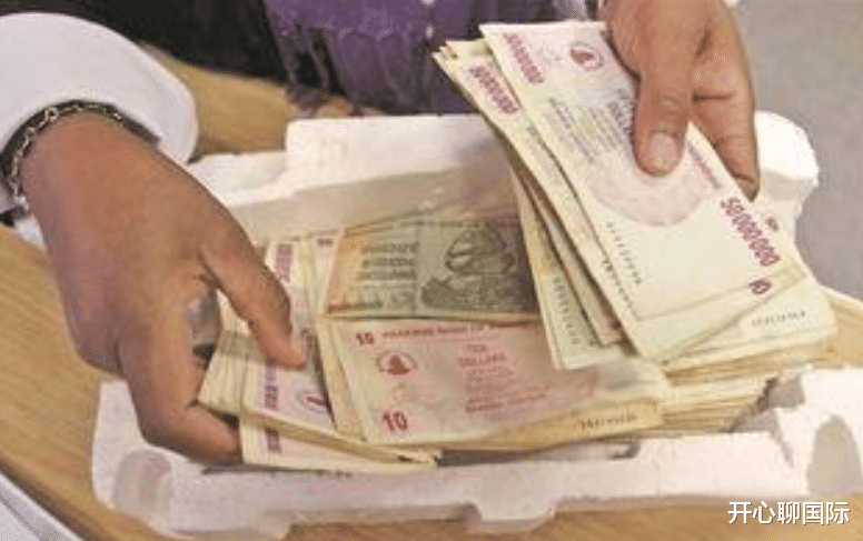 鸡蛋 穷得“只剩下钱”的国家?坐1次公交要3万亿,买颗鸡蛋要几十万亿