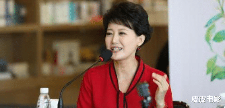 |9位至今未婚的女主持人,各有各的故事,最大的64岁,最小30岁