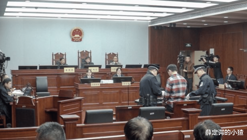 潜逃20年,“漂白身份”继续作案,坐牢13年出狱后,他又再次失踪