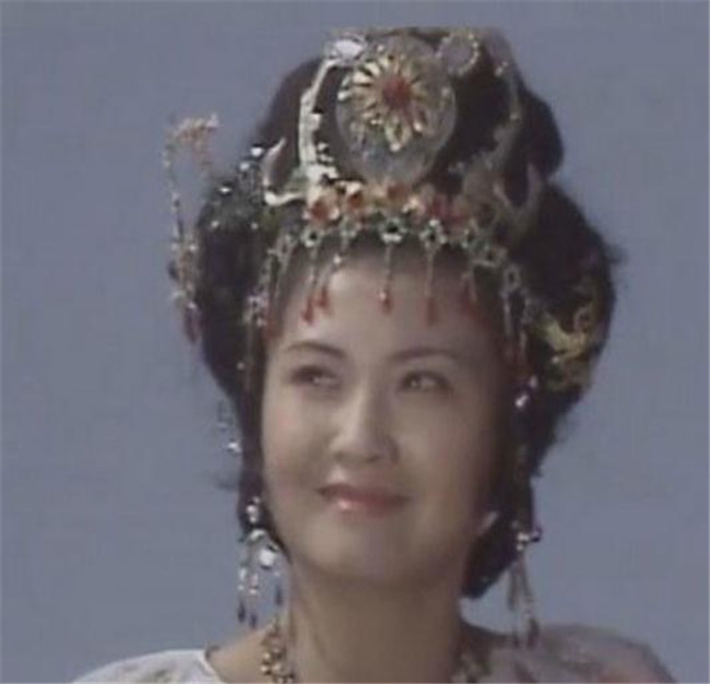 铁扇公主|“铁扇公主”王凤霞，现实生活中嫁“孙悟空”，38岁因癌遗憾离世