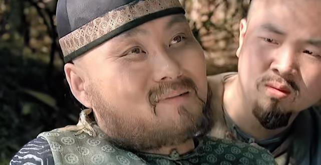 甄嬛|甄嬛爱过4个男人，皇上、允礼、温太医除外，还有霸道深情的他