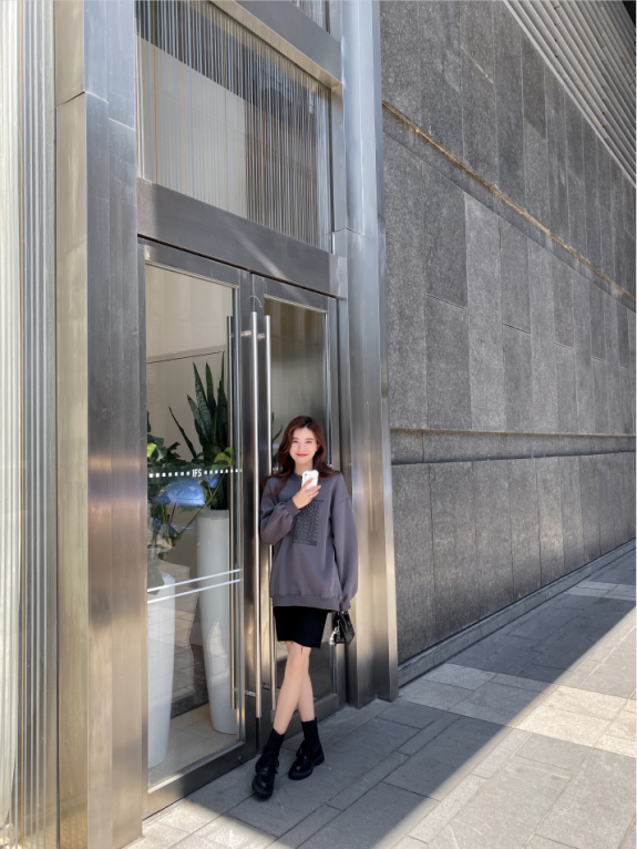 卓哈时尚达人 圆头拼接袜靴的四款秋冬穿搭,谁看了不说一句绝!