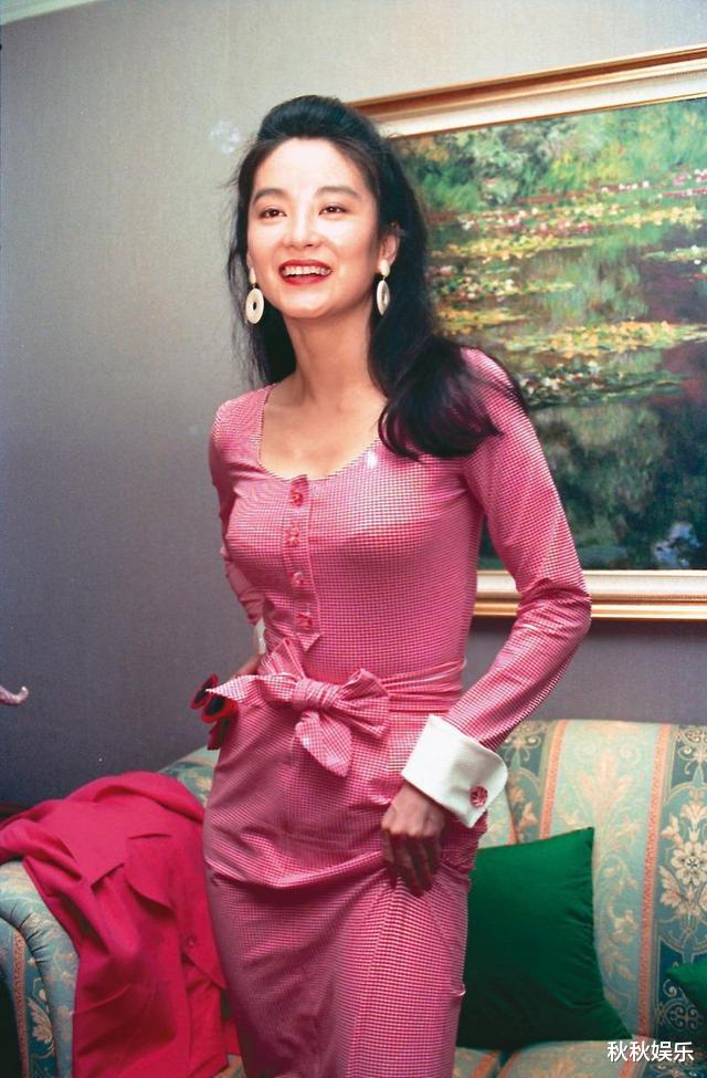 林青霞|67岁大寿巨钻耀眼，住700平豪宅，输了爱情后林青霞真的快乐吗