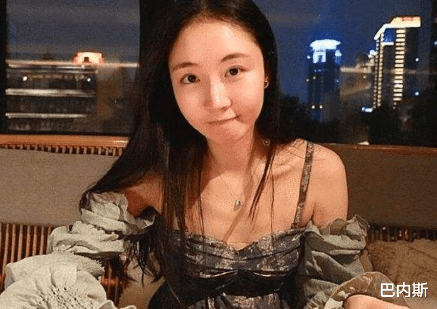 李靓蕾|陈露从受害者变勒索犯，她和李靓蕾的差距，好比青铜与王者