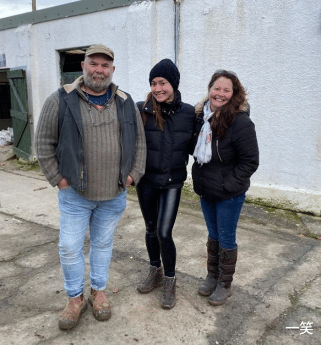 陈慧玲|懒理何猷龙起诉及陈慧玲争产,Mandy开心与友人合照,事业心满满